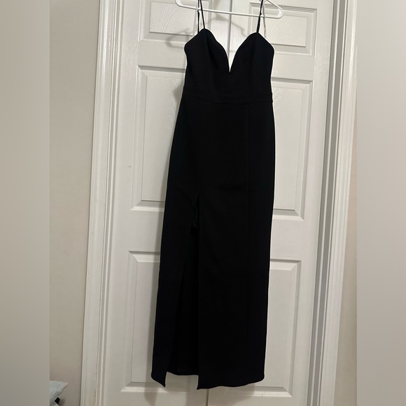 Lovers + Friends Dresses & Skirts - Beautiful black dress!!